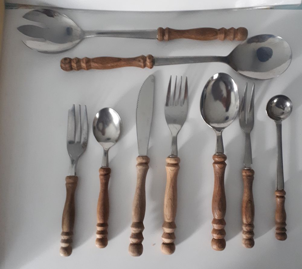 M&eacute;nag&egrave;re de 36 couverts en inox et bois Cuisine