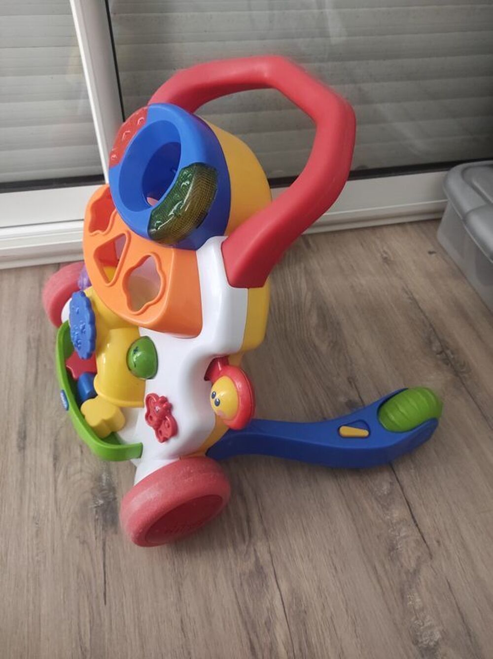 Trotteur pousseur Chicco trott gym Puriculture