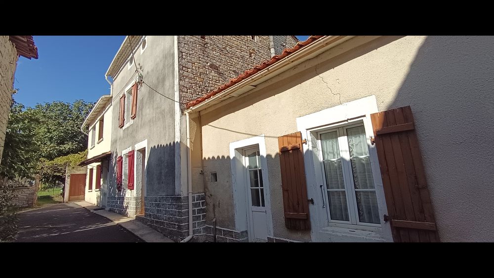 Vente Maison Maison 6 pièces - 150 m2 - avec dépendances et jardin Tourriers