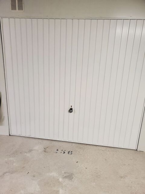  Parking / Garage  louer 12 m