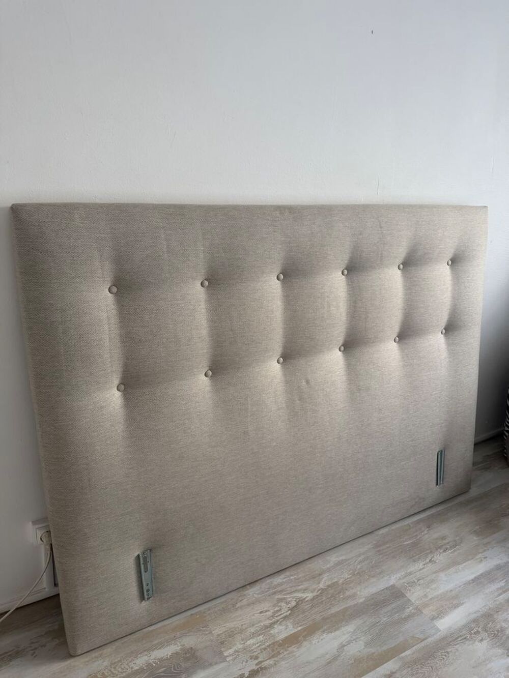 lit 140x190 cm avec sommier et matelas - Tr&egrave;s bon &eacute;tat Meubles