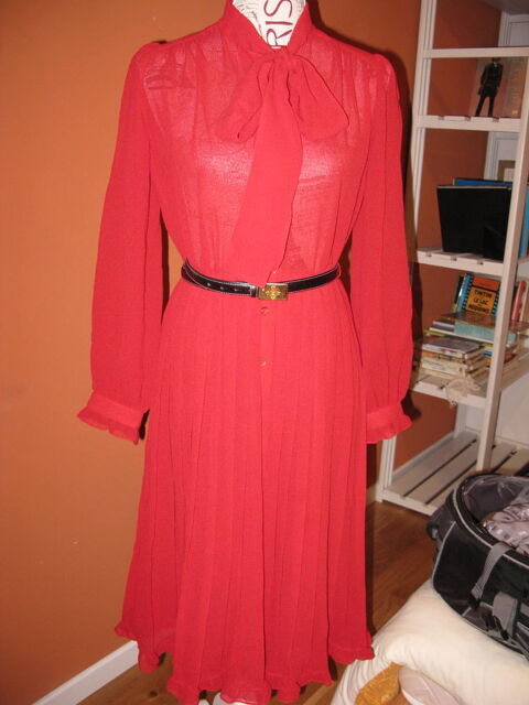 ROBE femme rouge  Gerard Pasquier  COMME NEUVE 45 Étaples (62)