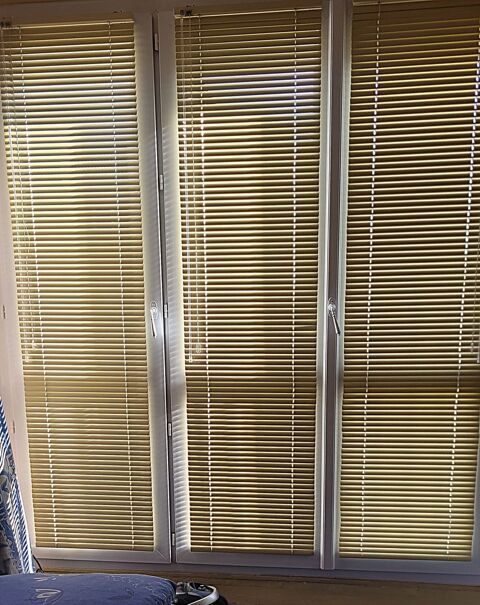 Store+v�nitien+alu,+fen�tre+int�rieur 60 Angers (49)