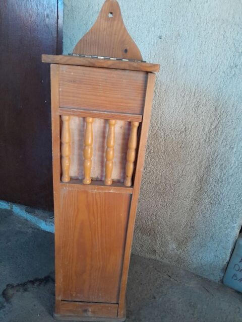 HUCHE PAIN ET MOULIN A GRAINES Port Camargue (30)