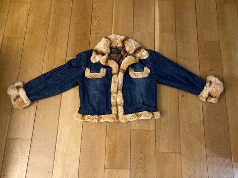 Blouson en jean et lapin 200 Paris 14 (75)