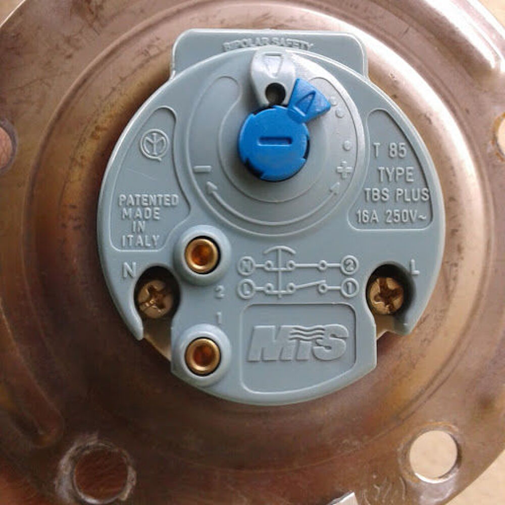 R&eacute;sistance/thermostat pour chauffe-eaux Bricolage