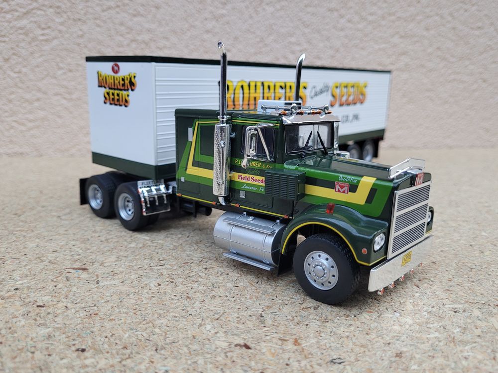 Camion am&eacute;ricain Marmon CHDT + semi-remorque fourgon 
