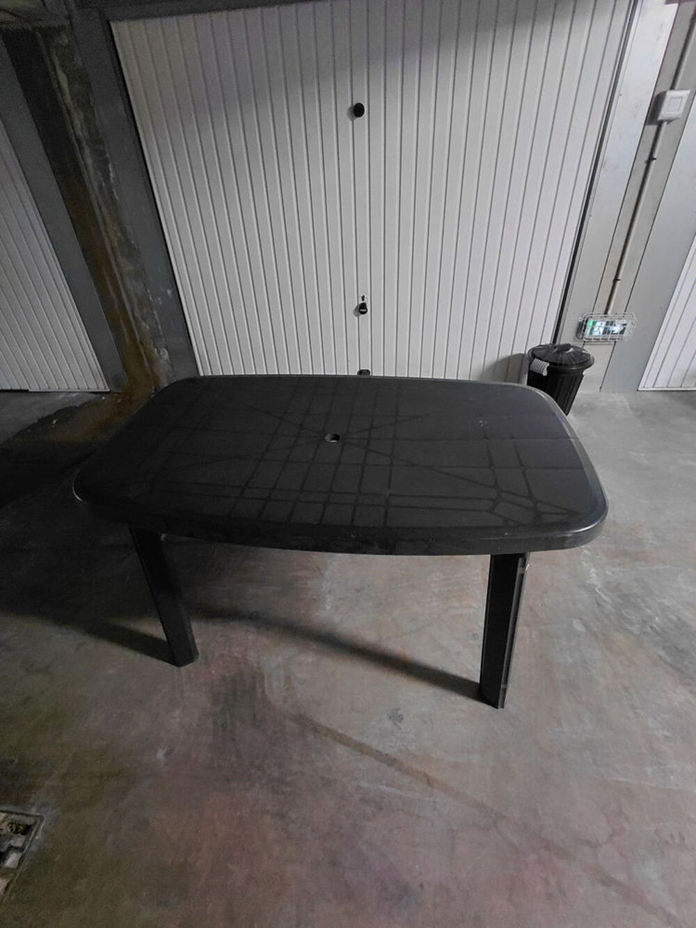 Table de jardin 
Meubles