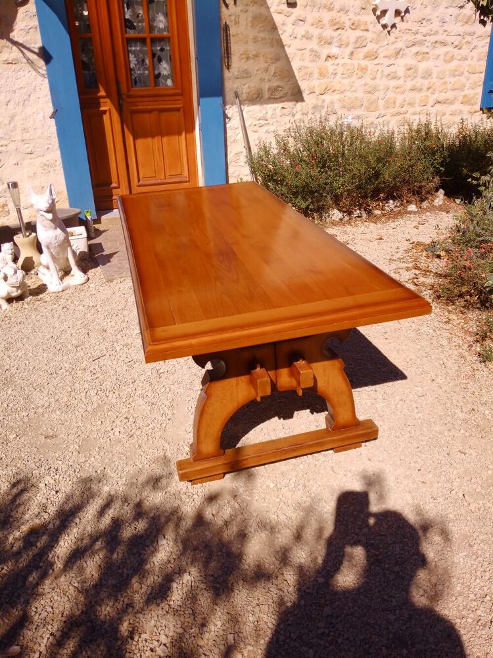 Table de salle &agrave; manger en ch&ecirc;ne Meubles
