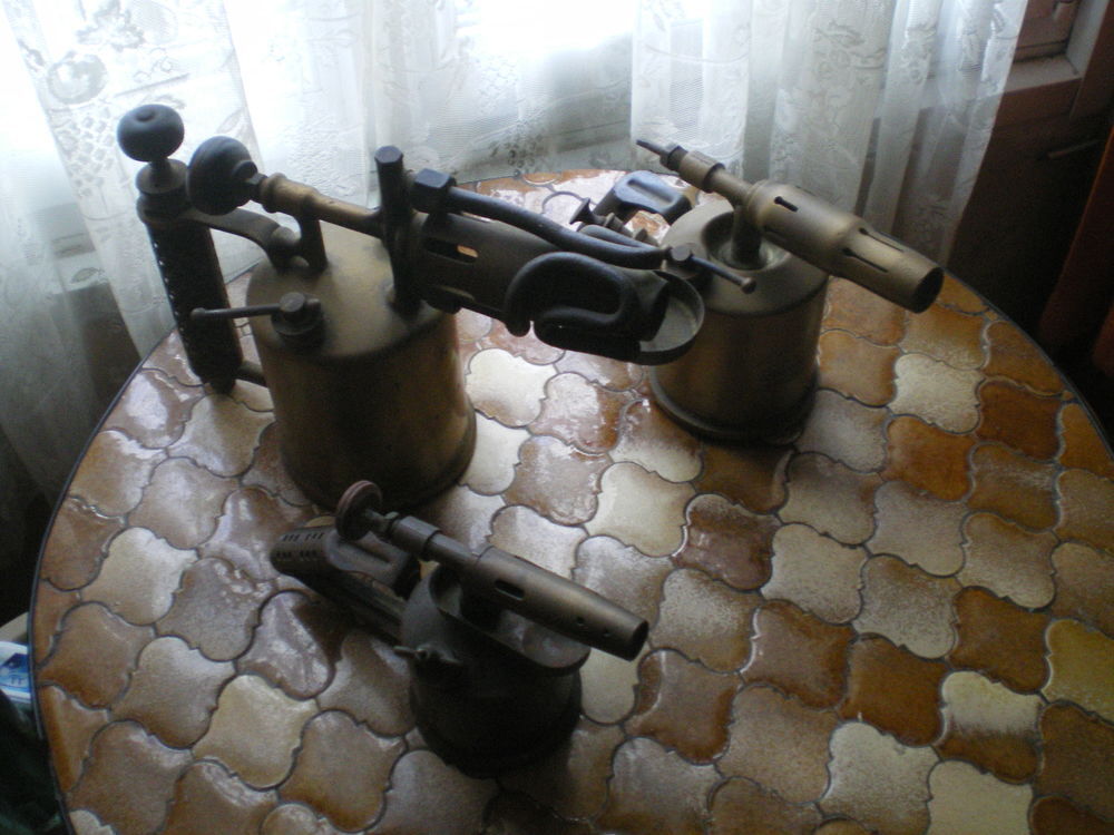 Lampes &agrave; souder et chalumeau pour locomotive 