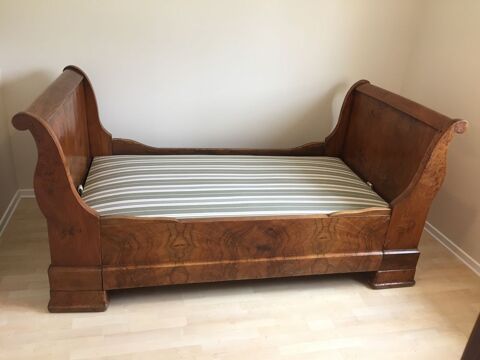 Lit bateau Louis Philippe noyer ancien 300 Neuville-sur-Sa�ne (69)