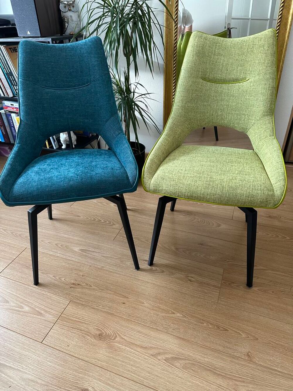 Ensemble de 6 chaises design pieds m&eacute;tal noir FURTIF Meubles