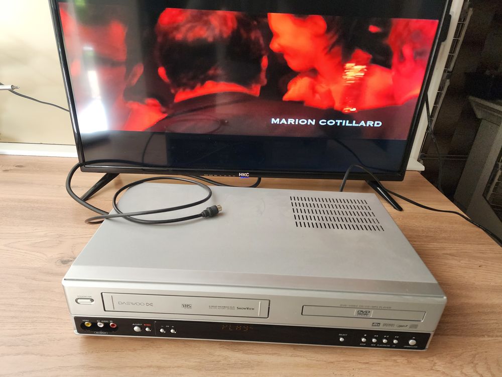 Combin&eacute; DAEWOO Lecteur DVD CD - Magn&eacute;toscope Photos/Video/TV