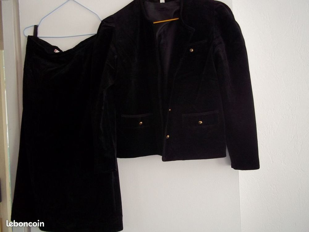 ENSEMBLE VELOURS NOIR Vêtements