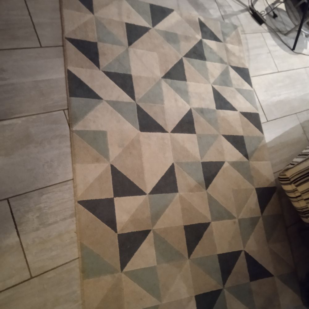 Tapis motifs g&eacute;om&eacute;triques 120*170 bleu beige et gris Décoration