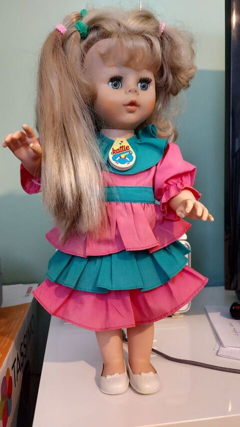 Adorable poupée Kattie + 1 mèche de rechange 40 Hyères (83)