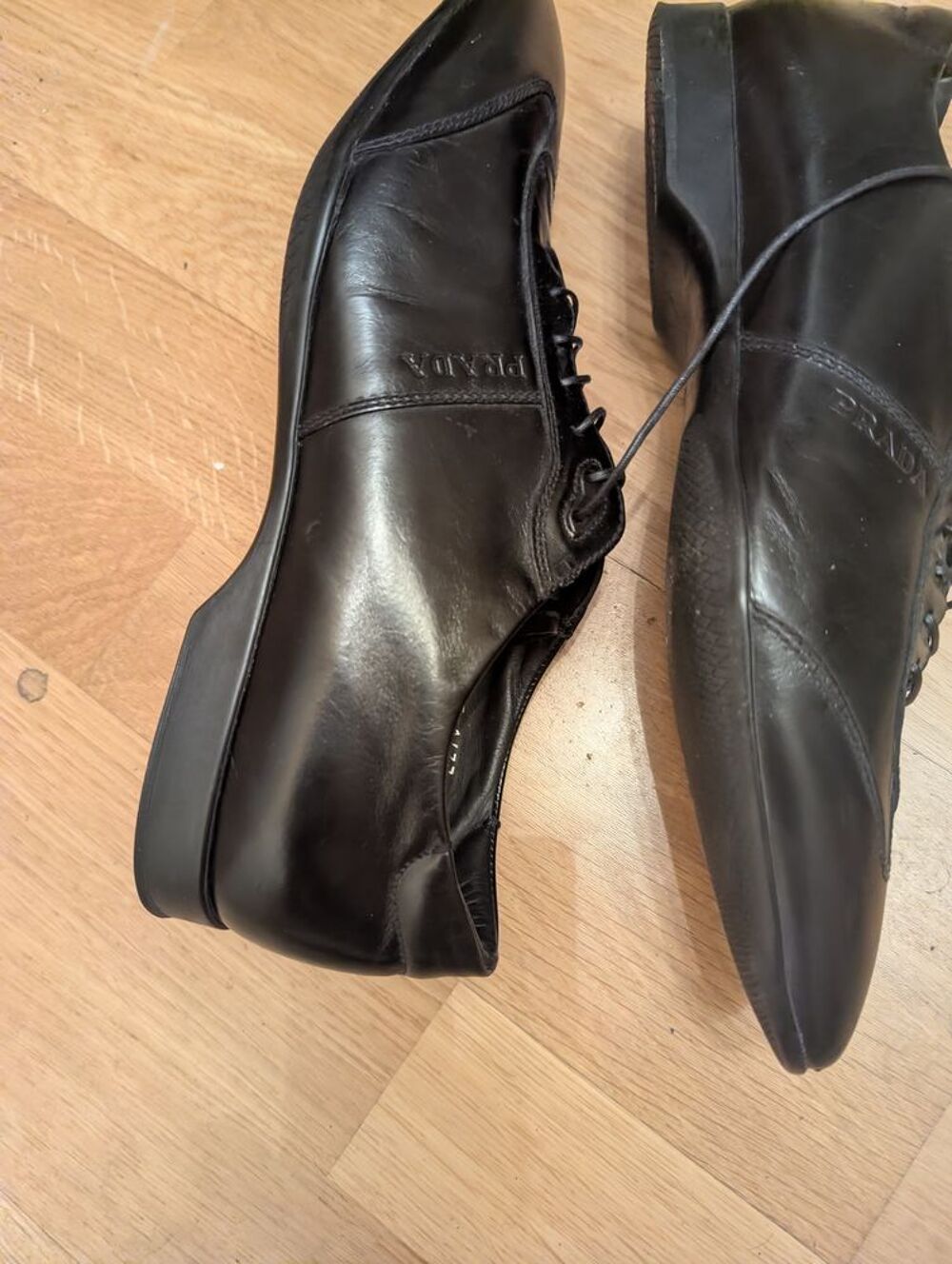 Chaussures &agrave; lacets homme PRADA Chaussures