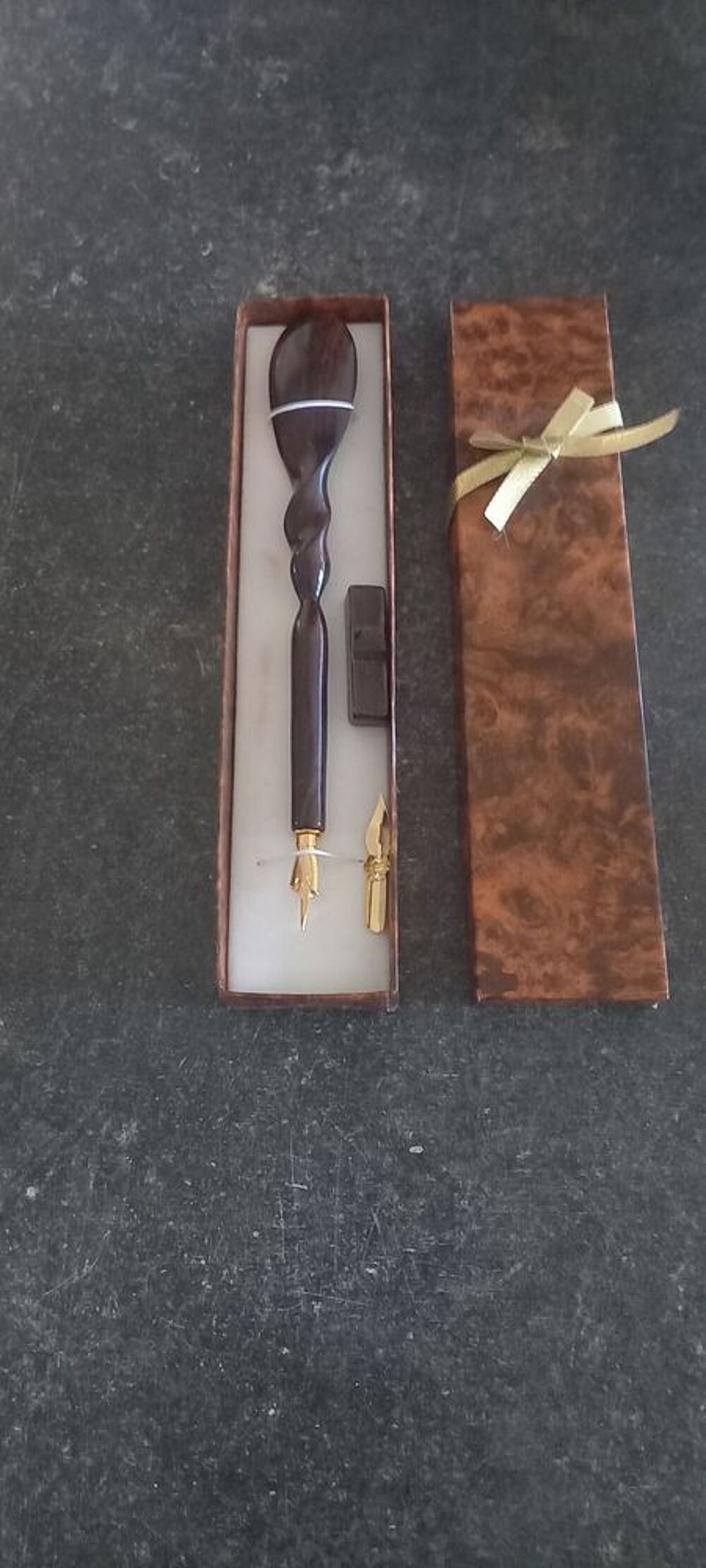Stylo &agrave; plume en bois 