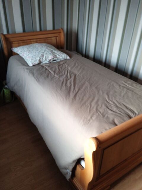 LIT EN BOIS 250 Montaut-les-Cr�neaux (32)