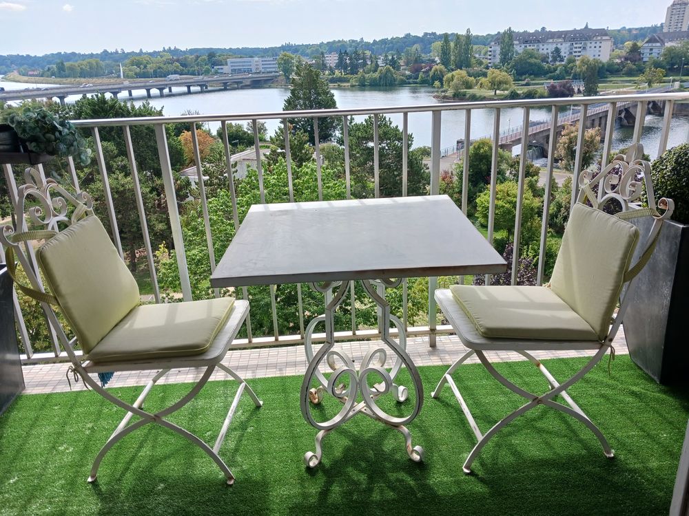 Table fer forg&eacute; et 2 chaises Jardin