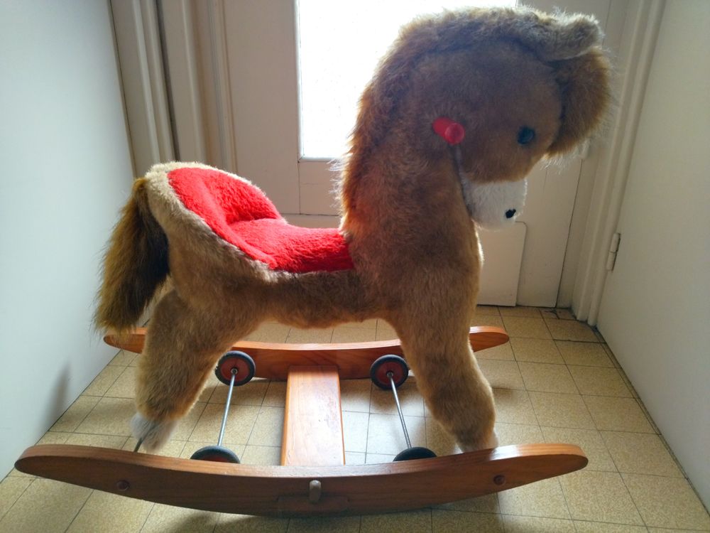 cheval &agrave; bascule Jeux / jouets