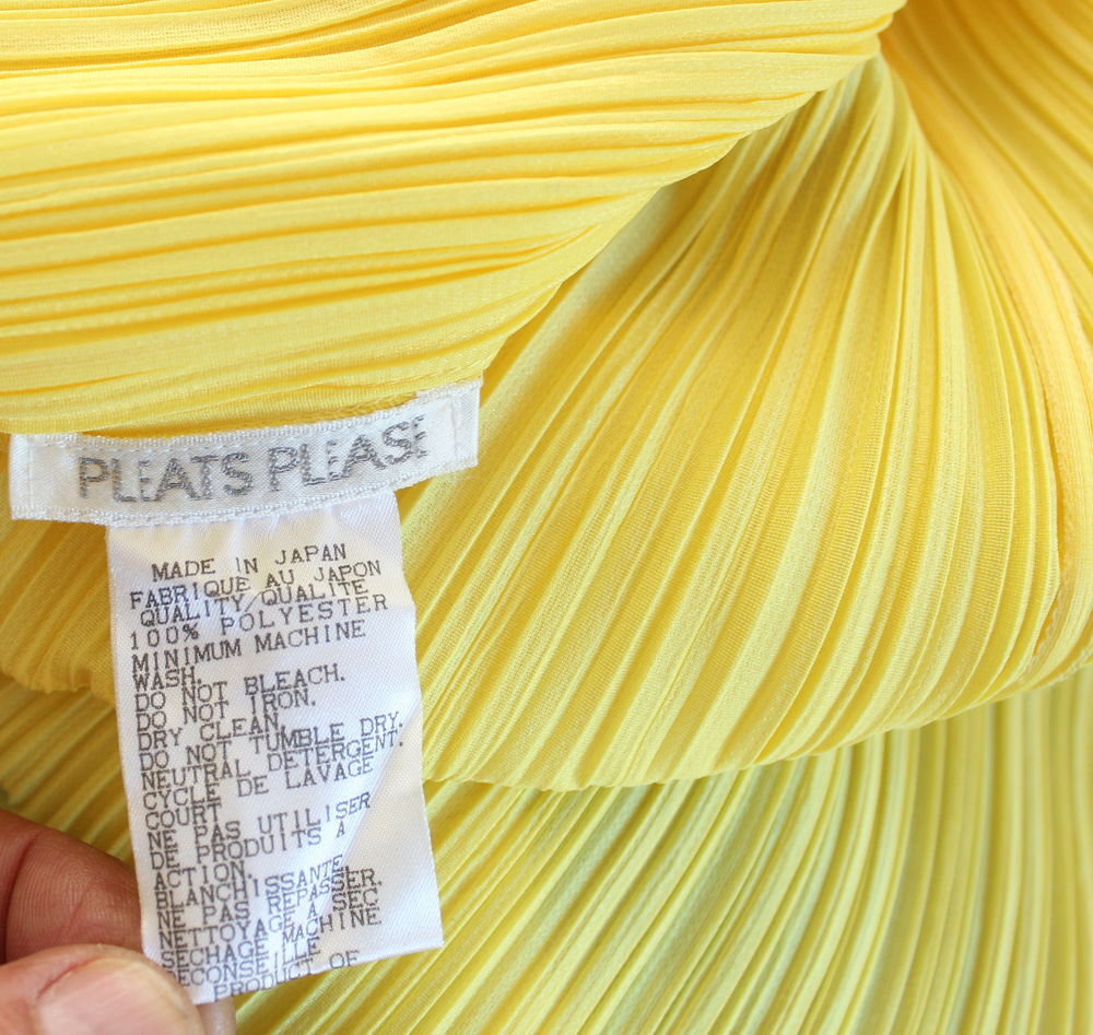 Veste jaune vif PLEATS PLEASE T.4
Veste ISSEY MIYAKE Vêtements