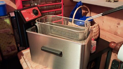 Friteuse PRO  marque FRIFRI   3l 150 Argentat (19)