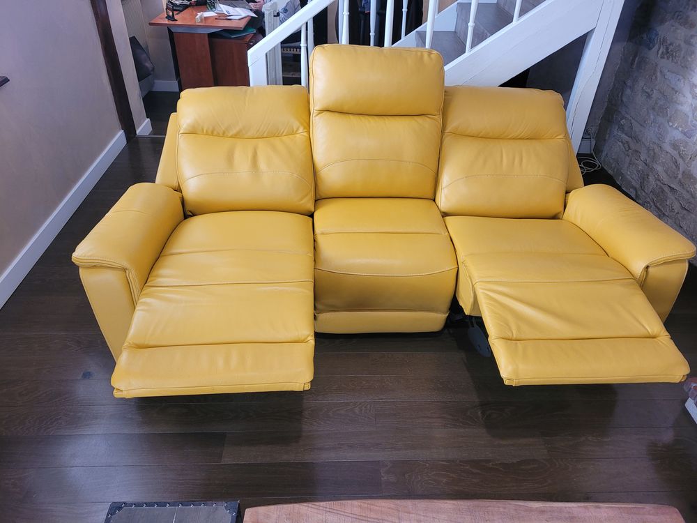 Canap&eacute; cuir vachette jaune 3 places 2 relax et 2 fauteuils Meubles