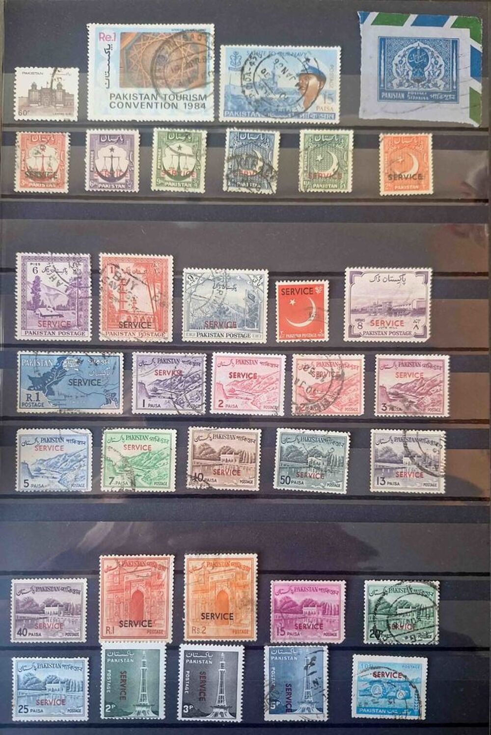 S&eacute;rie de timbres de collection du Pakistan 