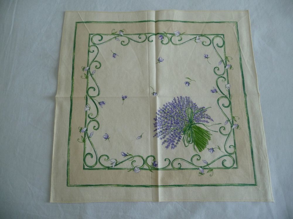 Carr&eacute; ou serviette motif bouquet de lavande - Neuf Décoration