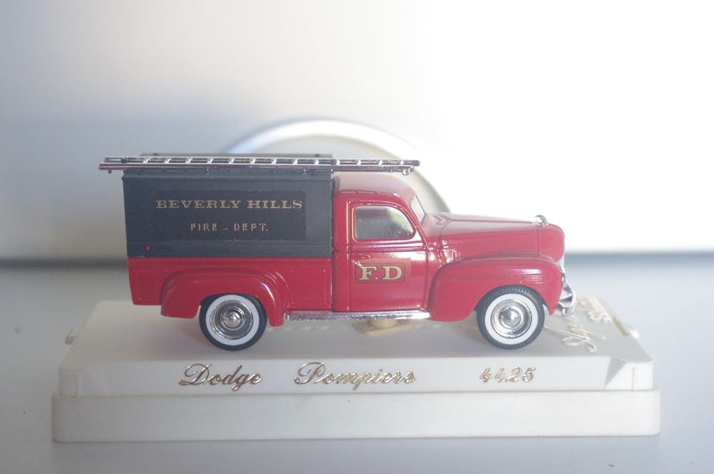 VOITURES MINIATURES - LOT N&deg; 4 