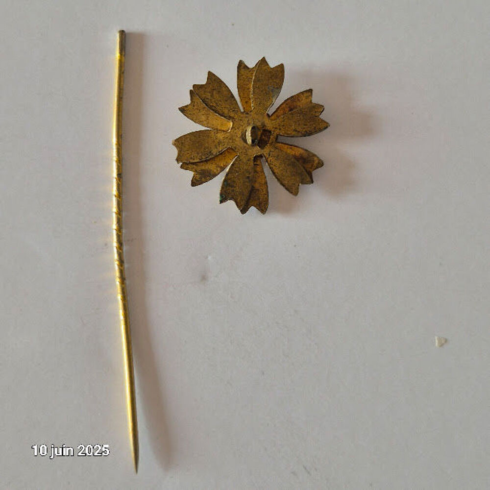 &Eacute;pingle Fleur Pour Cravate avec un message : je t' aime de t Bijoux et montres