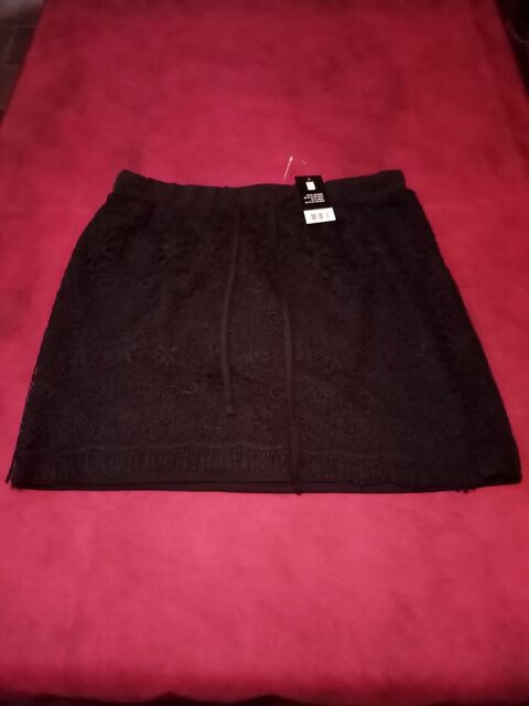 Jupe noire taille L neuve avec tiquette 12 Avermes (03)