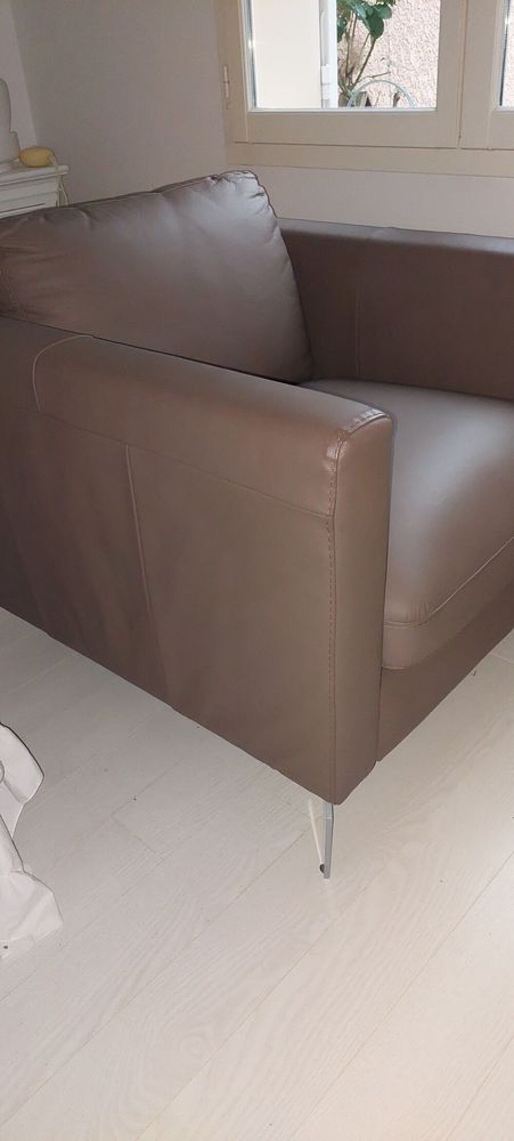 Fauteuil en cuir taupe Cuir center Meubles