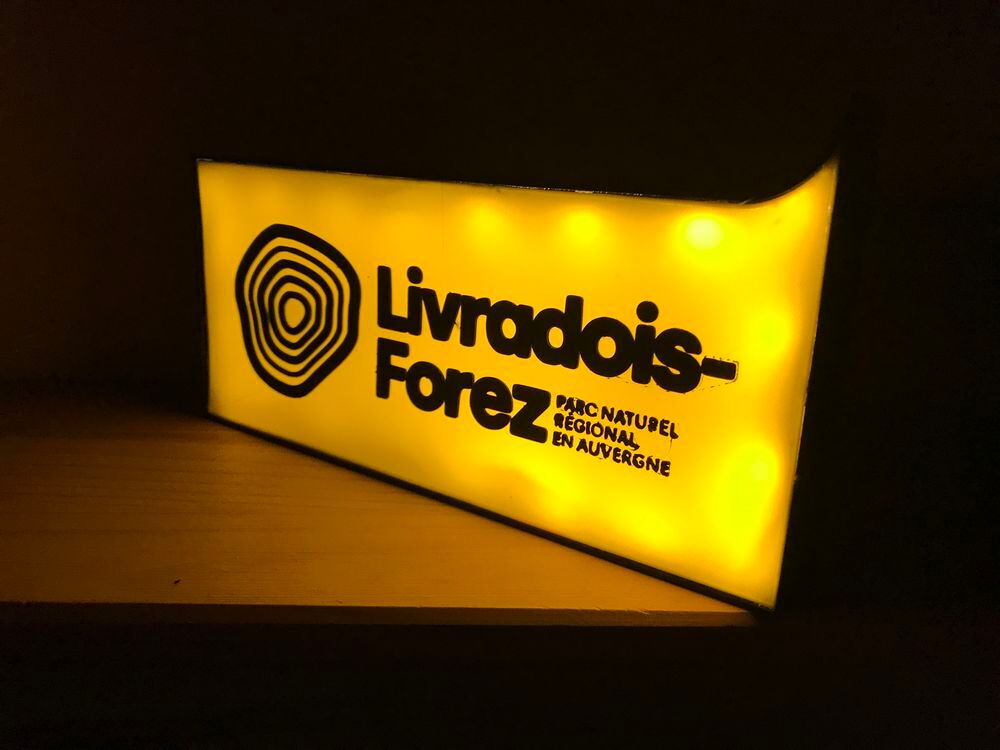 Lampe logo LIVRADOIS FOREZ &eacute;clairage led &agrave; piles Décoration