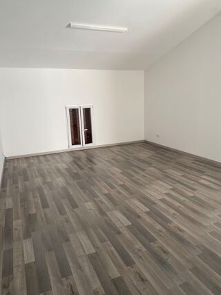  Remise / Grange à louer 2 pièces 66 m² Marsillargues