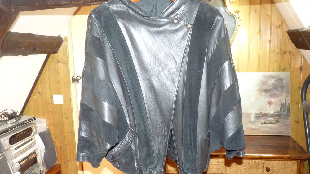 PLUSIEURS BLOUSONS Vêtements