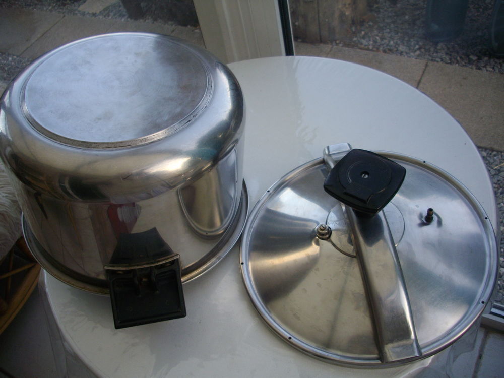 COCOTTE MINUTE SEB 
Electroménager