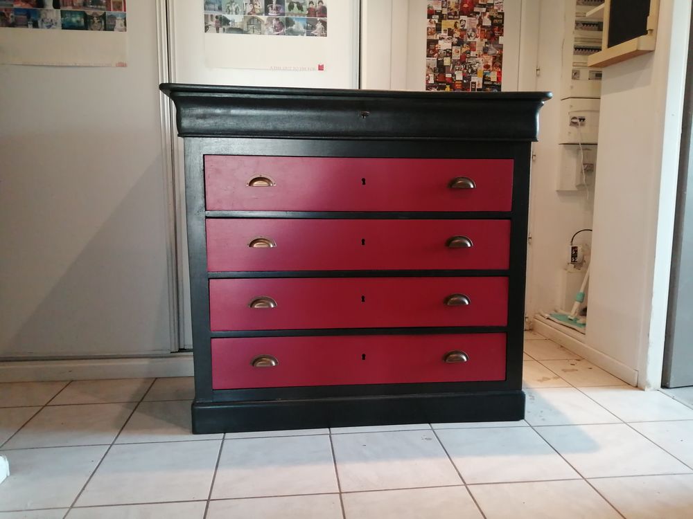 MEUBLE COMMODE RENOVE EN PARFAIT ETAT Meubles