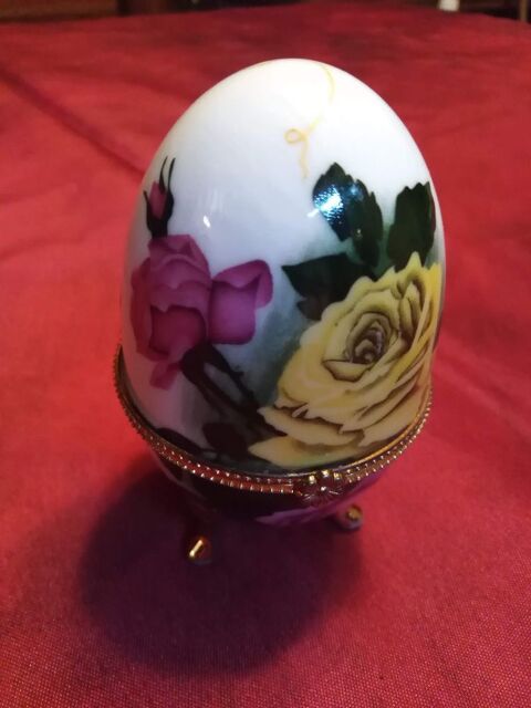 Oeuf en porcelaine avec des roses jaunes et roses 10 Avermes (03)