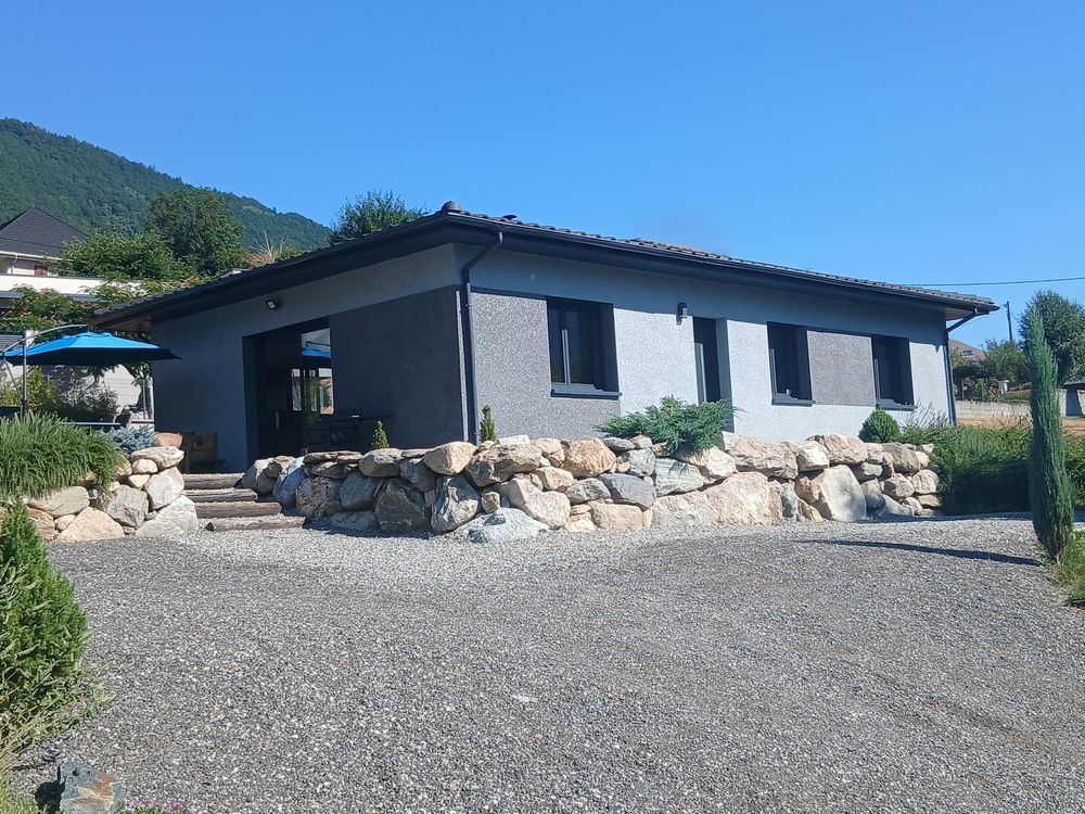 Vente Maison Villa contemporaine de 83 m² construite en 2023 + Grange Saint-rémy-de-maurienne