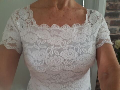 Beau top en dentelle  - 38  - EXCELLENT �TAT 15 Villemomble (93)