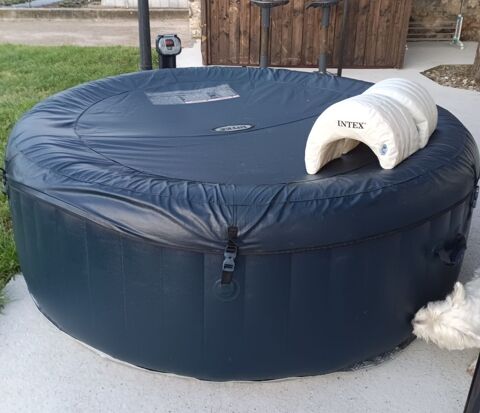 Jacuzzi intex 4 places 230 Pierrerue (34)