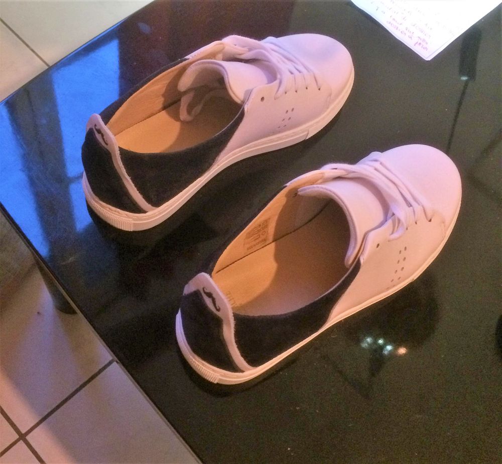 Basket cuir blanc daim bleu marine, Mr Moustache Chaussures