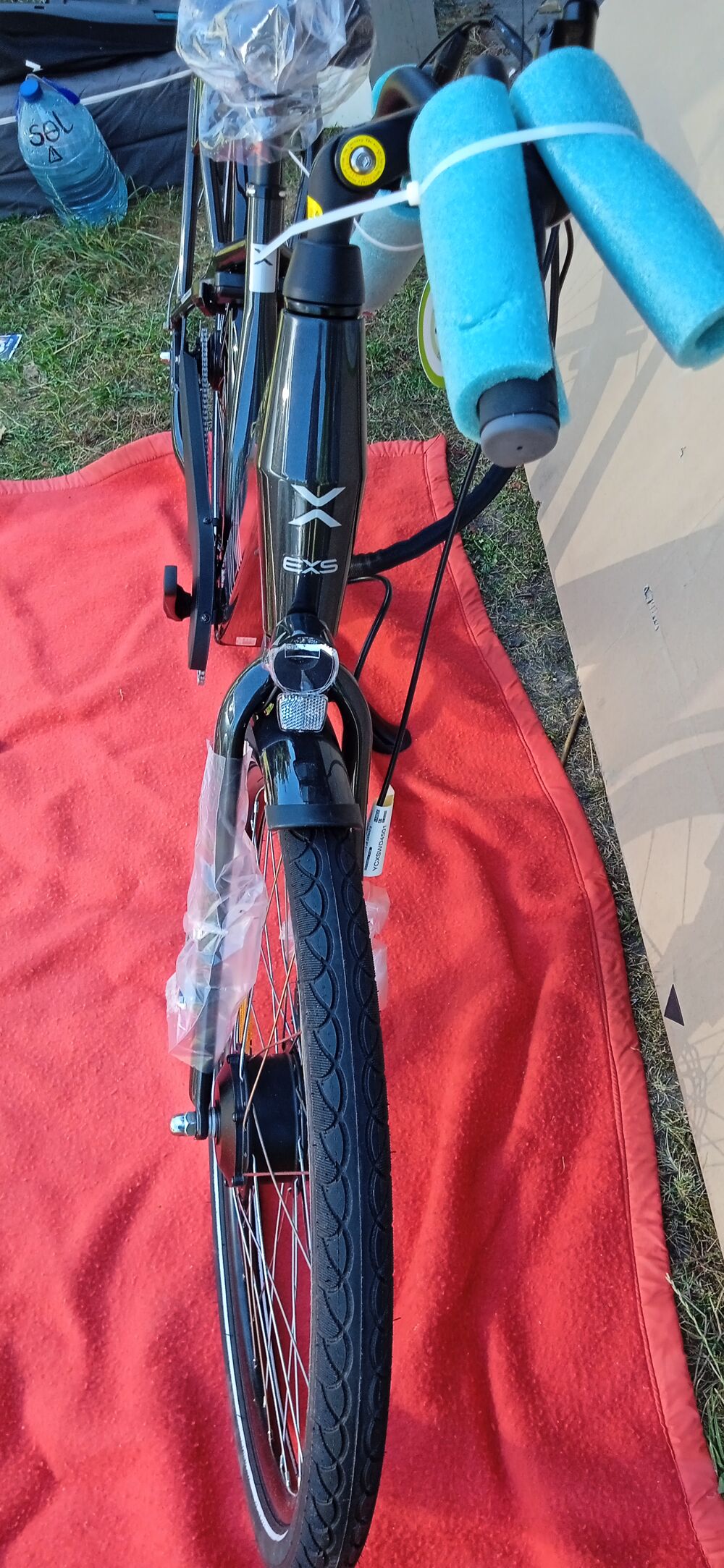 V&eacute;lo &eacute;lectrique EXS Cr&eacute;billon VAE Noir brillant Neuf Sports