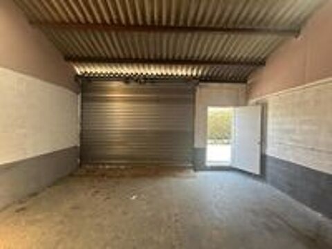   Bâtiment d'activités ou de stockage à VENDRE. 