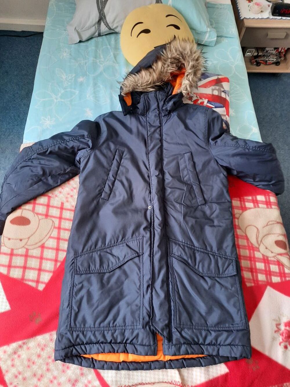 parka 3/4 avec capuche taille 15/16 ans Vêtements