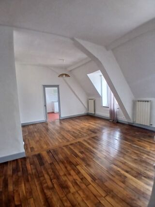  Appartement à louer 3 pièces 75 m²