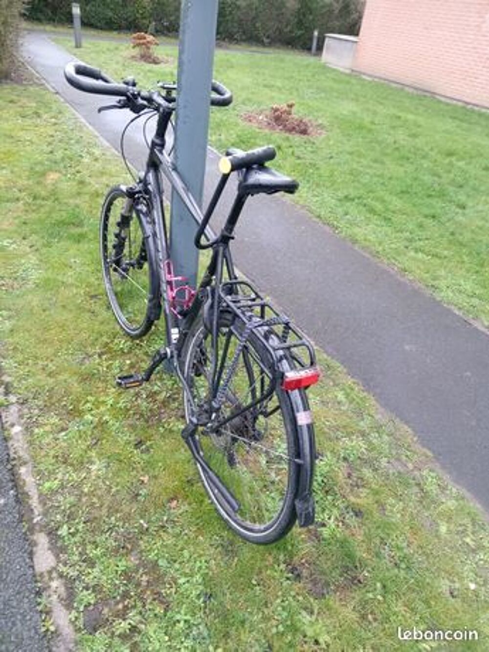 V&eacute;lo VTT/VTC de voyage + anti-vol Vélos