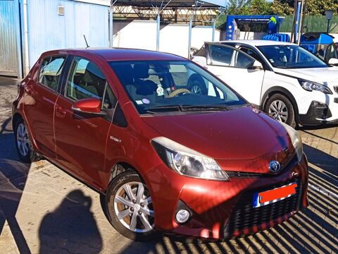 Toyota yaris 100h Business